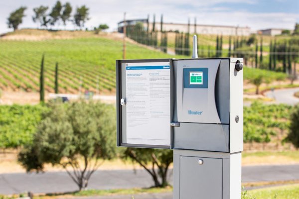 Hunter HCC Hydrawise Steuergerät Touch 24V (bis 54 Zonen) / Zubehör