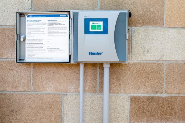 Hunter HCC Hydrawise Steuergerät Touch 24V (bis 54 Zonen) / Zubehör